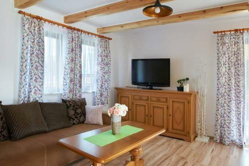 Lodge Sosnowy Domek Krasnobr�d