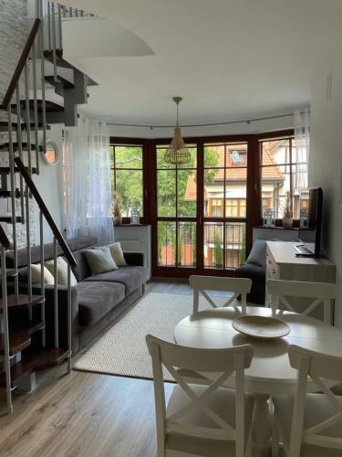 Apartament Bia?y