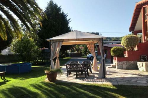 En El Centro De Cantabria , Con Piscina.