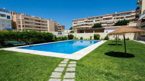 Apartamento �tico Con Piscina Y Barbacoa