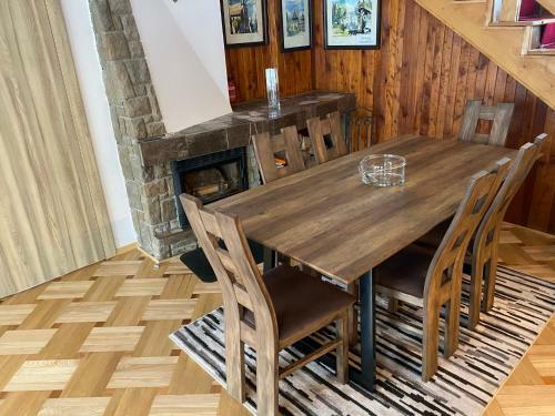 Apartament Dwupoziomowy W Willi Carmen