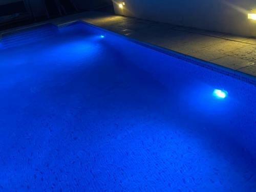Casa Con Gran Piscina Particular Cerca Playa