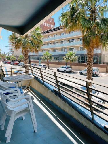Apartamento Con Piscina Y Tenis. A 50m de La Playa