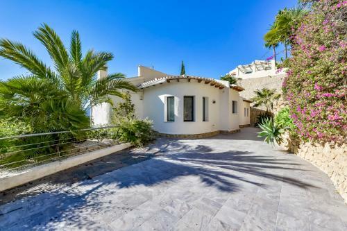 Luxury Villa With Sea View