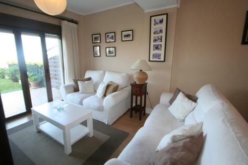 Apartamento En Complejo Residencial Con Piscina