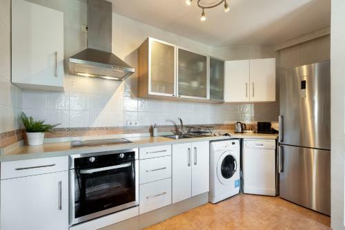 Modern 2-bedroom Frigiliana Apartment With Pool