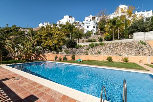 Modern 2-bedroom Frigiliana Apartment With Pool