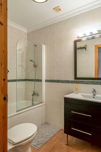 Modern 2-bedroom Frigiliana Apartment With Pool