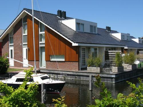 Cozy House With Dishwasher, Not Far From Amsterdam