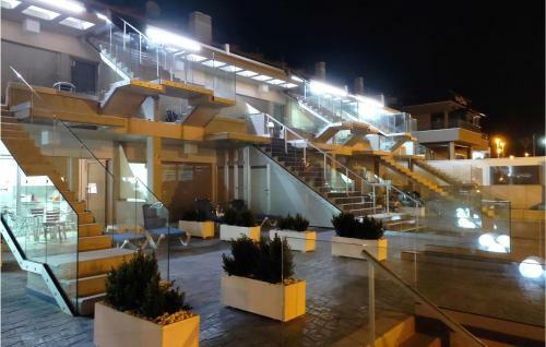 Nice Apartment In Mazarr�n With Wifi And 2 Bedrooms