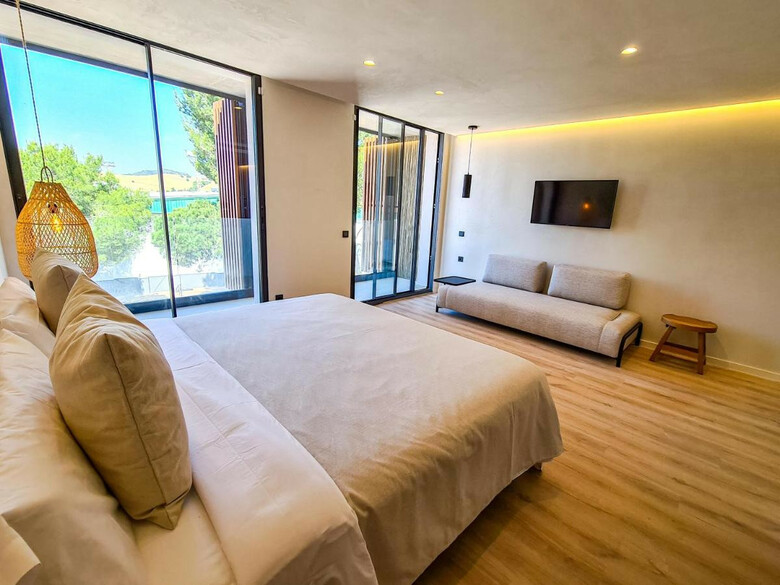 Hotel S Estancia Suites
