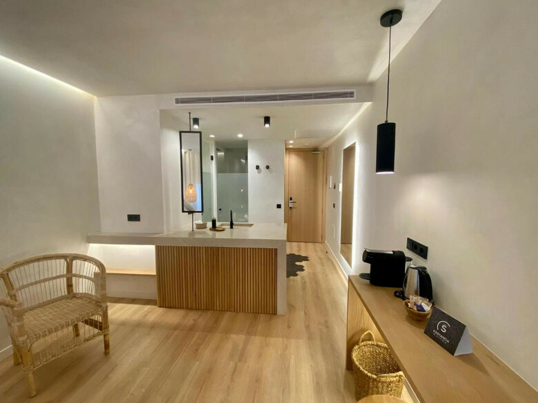 Hotel S Estancia Suites