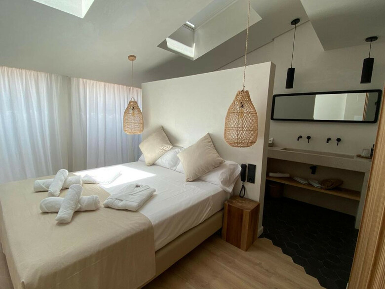 Hotel S Estancia Suites