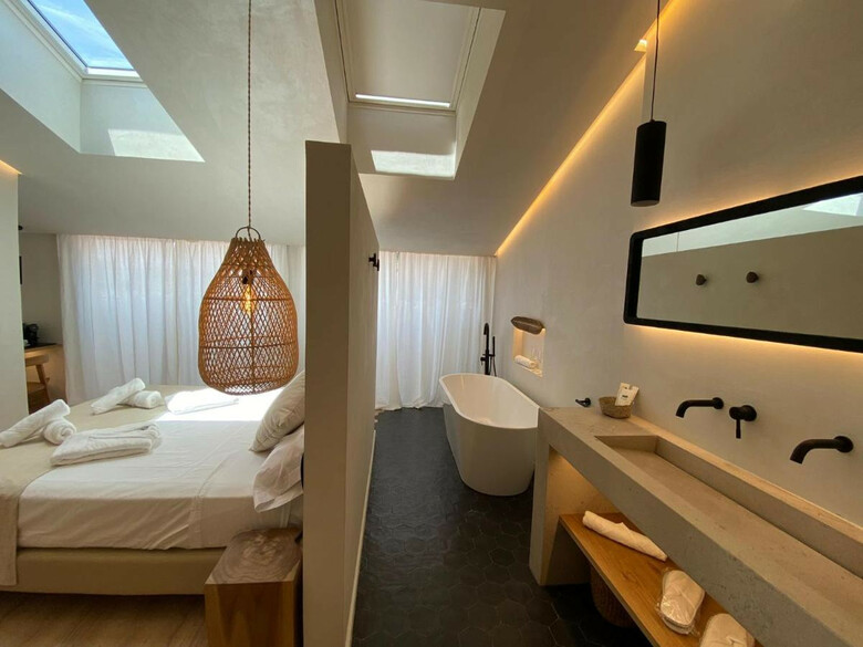 Hotel S Estancia Suites