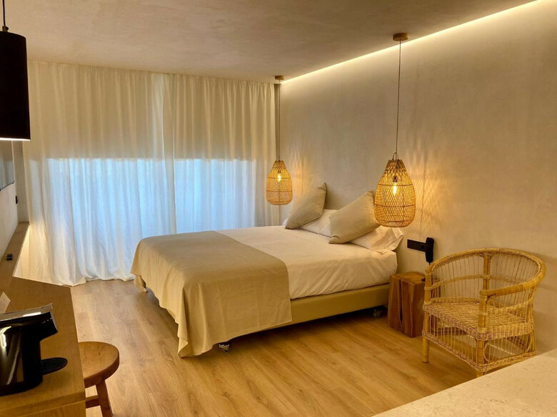 Hotel S Estancia Suites