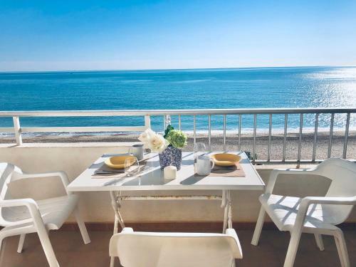 Apartamento Primera Linea De Playa Ancora