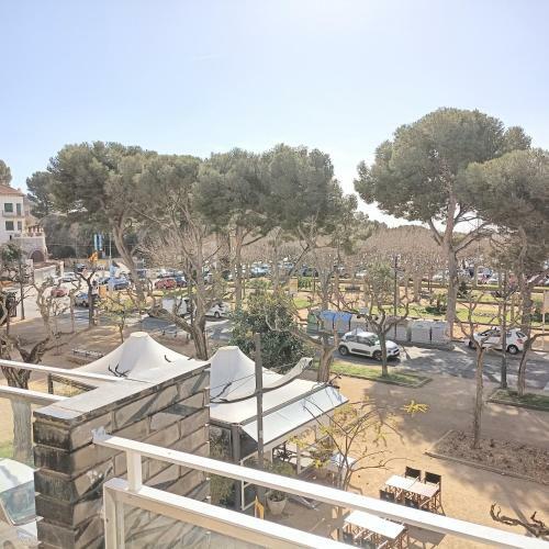 Amplio Apartamento A Primera L�nea De Mar Con Parking