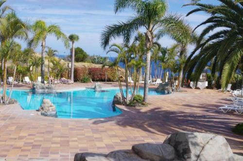 Apartamento Piso Alto, Pool, Cerca De La Playa