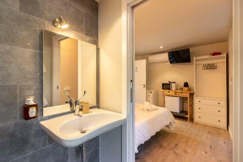 Hostal Toledorooms Greco - Habitaci�n Doble Deluxe En El Centro