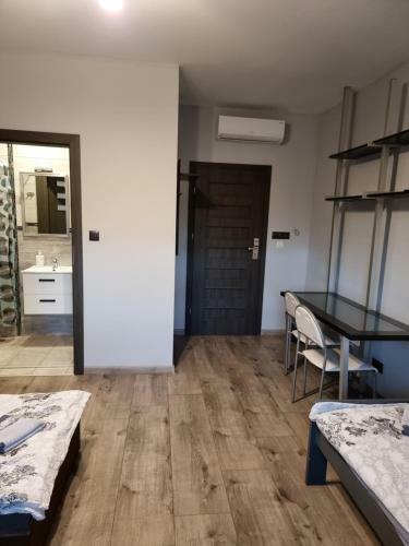 Hostal Noclegi 24/h Leszczynek
