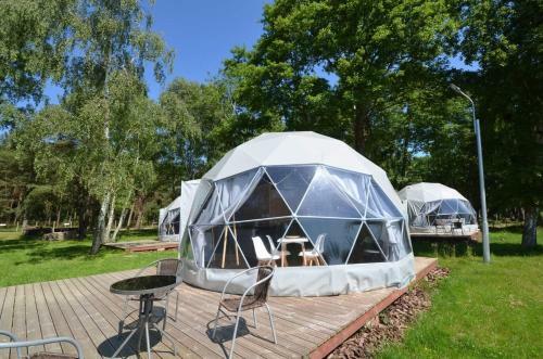 Slowly Glamping Osada Nad Wod?