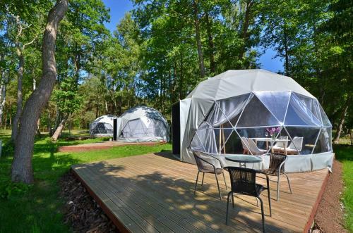 Slowly Glamping Osada Nad Wod?
