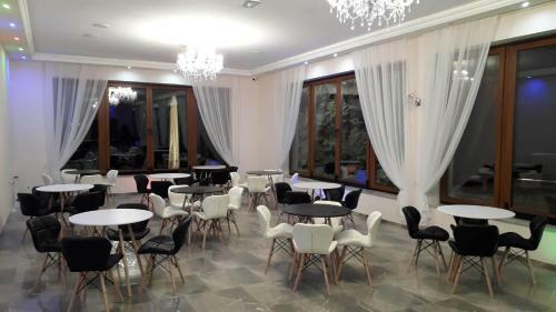 Hotel I Restauracja Admira?