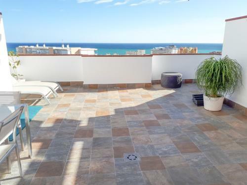 Apartamento Atico Duplex Con Vistas Al Mar. Dos Plazas de Garaje