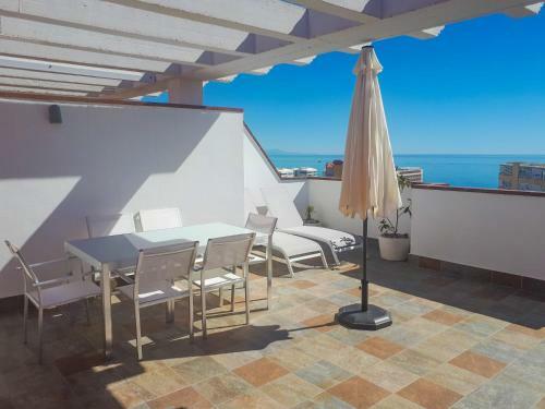Apartamento Atico Duplex Con Vistas Al Mar. Dos Plazas de Garaje