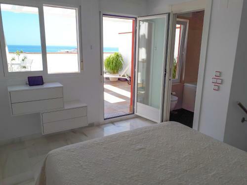 Apartamento Atico Duplex Con Vistas Al Mar. Dos Plazas de Garaje