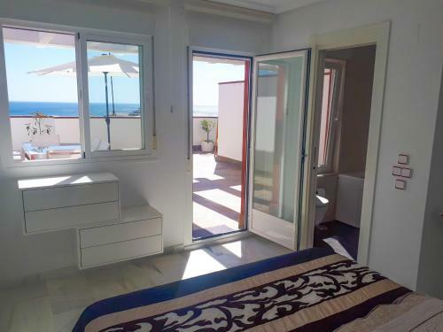 Apartamento Atico Duplex Con Vistas Al Mar. Dos Plazas de Garaje