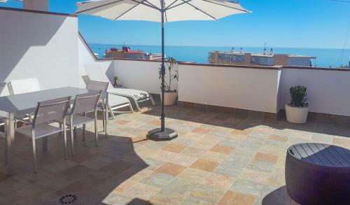 Apartamento Atico Duplex Con Vistas Al Mar. Dos Plazas de Garaje