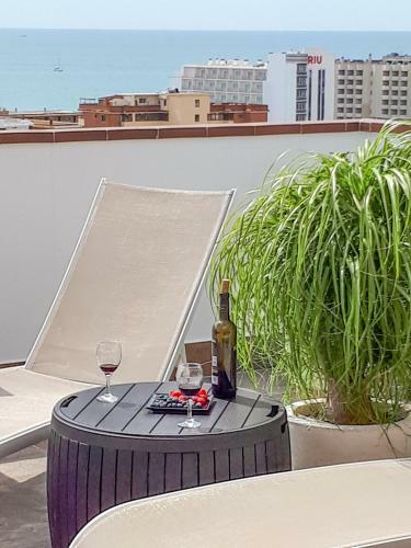 Apartamento Atico Duplex Con Vistas Al Mar. Dos Plazas de Garaje