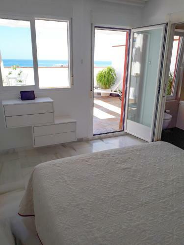 Apartamento Atico Duplex Con Vistas Al Mar. Dos Plazas de Garaje