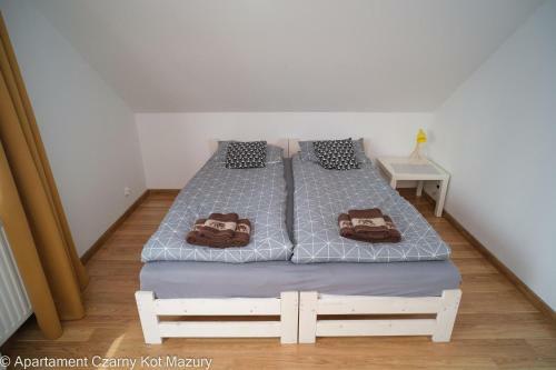 Czarny Kot Mazury Dom Ca?oroczny