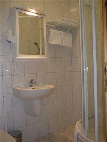 Bed & Breakfast Rezydencja Nad Jeziorem ?ebsko
