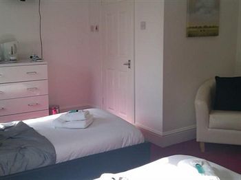 Hostal The Riverside