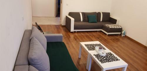 New Apartment 10 Min To Train Station