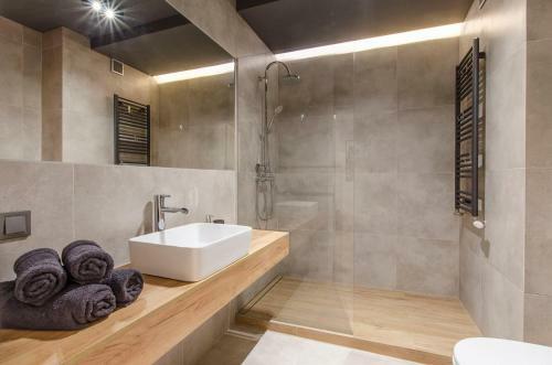 Apartament Jarz?binowy Z Ogr�dkiem