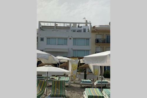 Apartamento De Ensue�o Primera Linea De Playa