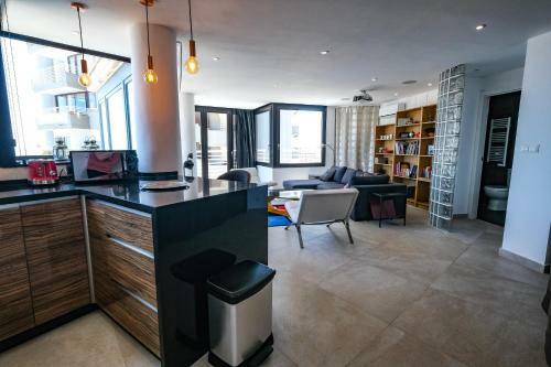 Babbel Apartment With Amazing Sea Views