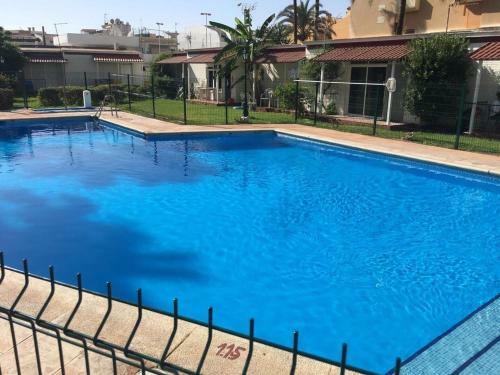 Apartamento Arpa de Tr�boles, 100m Carihuela Beach, By Hellodomik