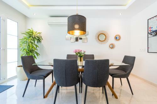 La Rosa Home