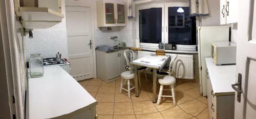 Topolowa 16- Apartament W Stylu Prl