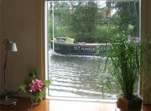 Bed & Breakfast Houseboat Harmony