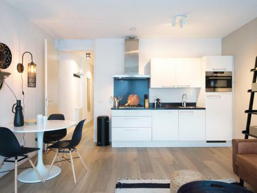 Short Stay Beach Apartment II