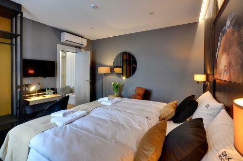 Hotel Restauracja Retro & Oak Rooms