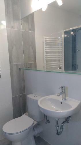 Lodge Over Lake-domki,apartamenty