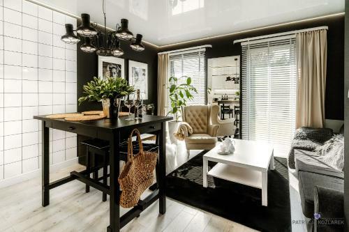Apartament Black