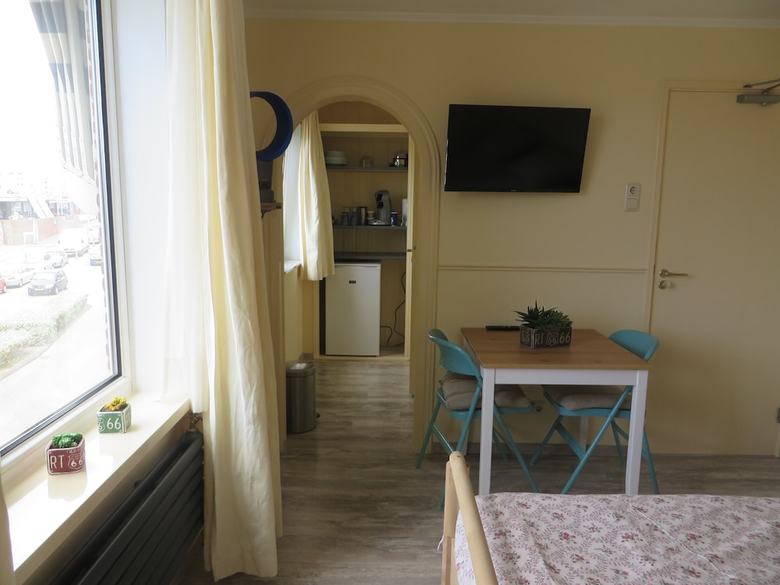 Hostal Pension Sixtysix